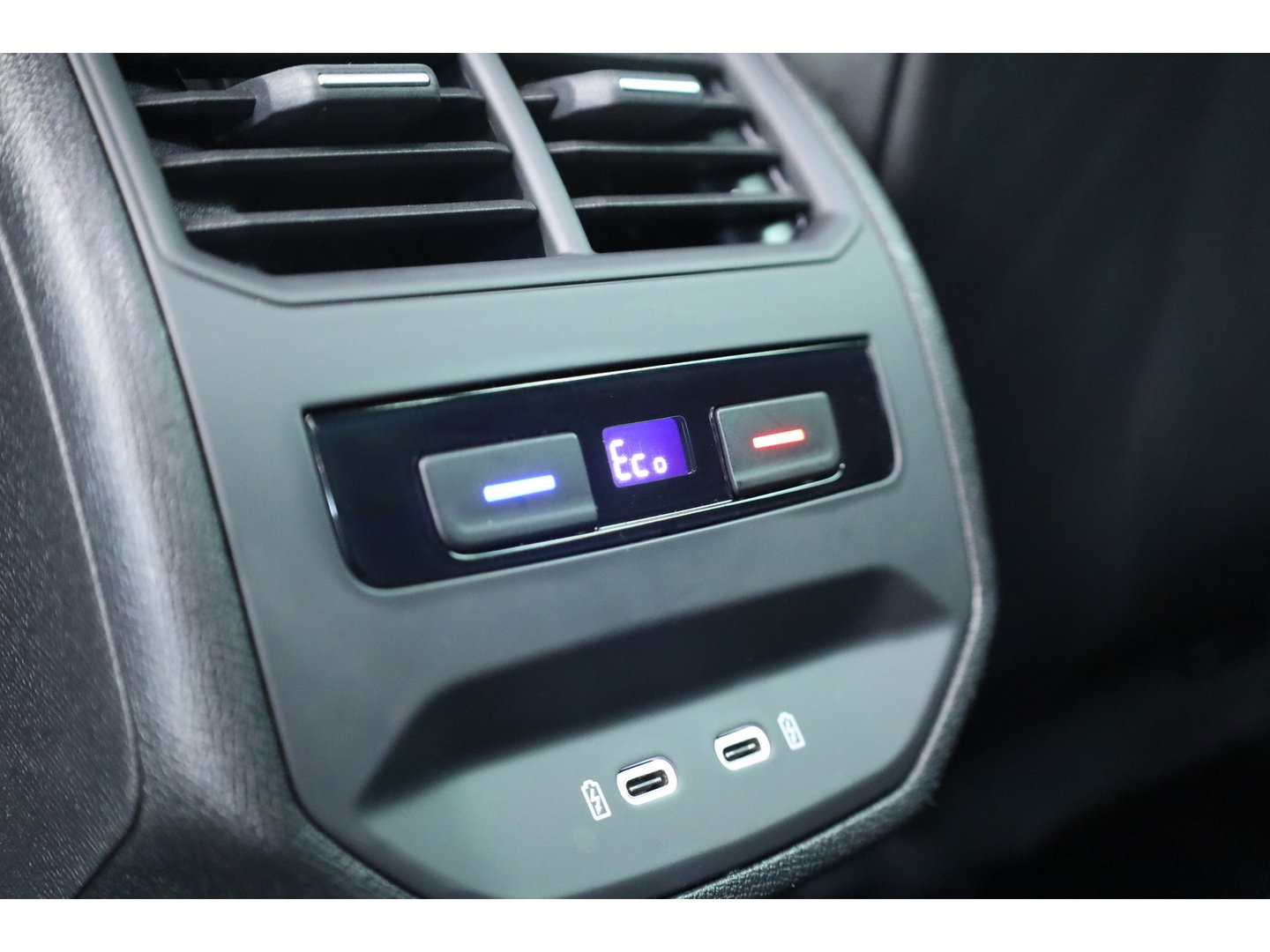 CUPRA Leon Sportstourer 1.4 e-Hybrid VZ | Sportstuur | Adapt. Cruise | Camera | Apple CarPlay| Navi | Stoel-Stuurverw.