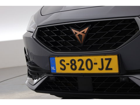 CUPRA Leon Sportstourer 1.4 e-Hybrid VZ | Sportstuur | Adapt. Cruise | Camera | Apple CarPlay| Navi | Stoel-Stuurverw.
