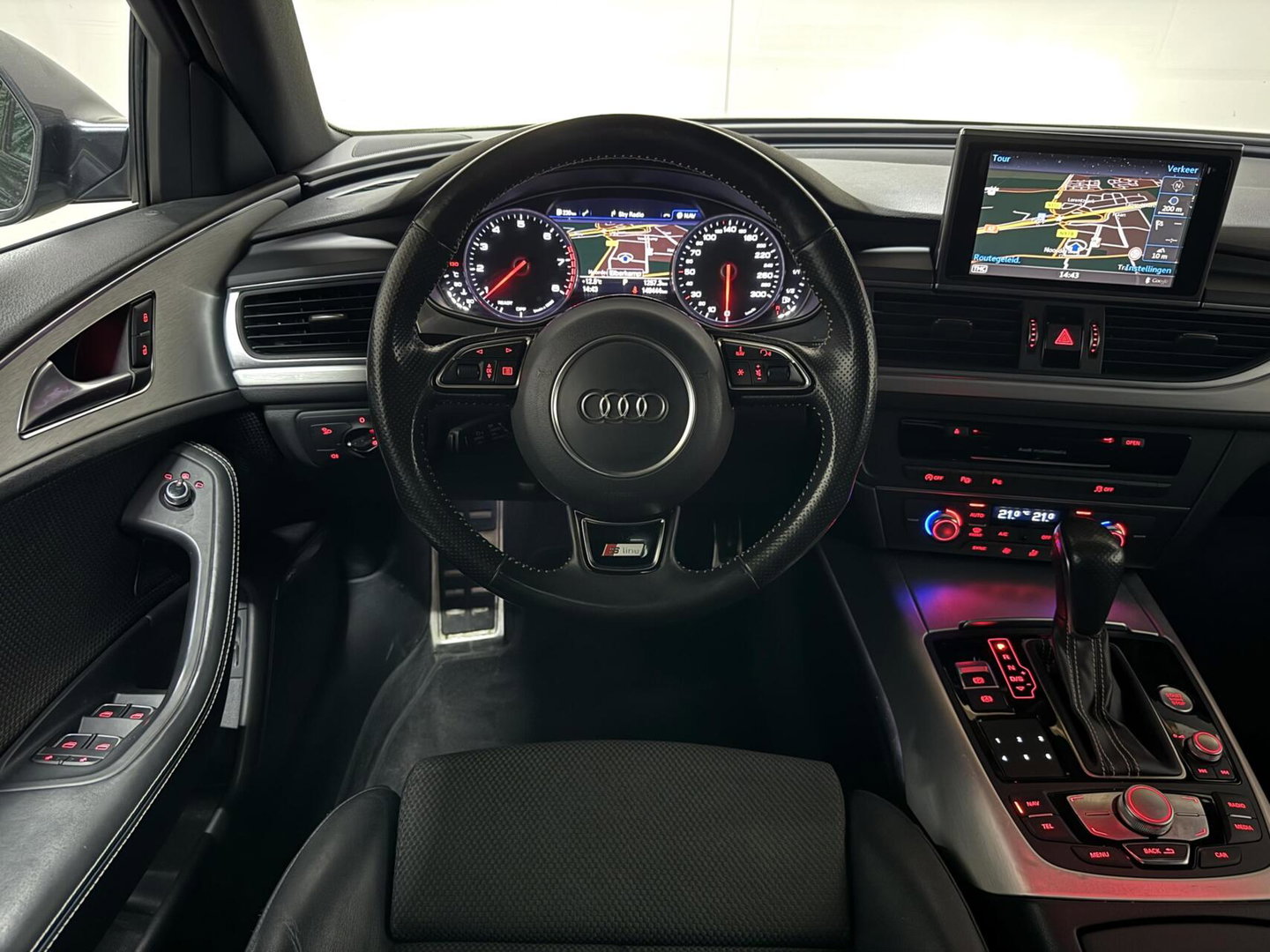 Audi A6 Avant 1.8 TFSI S-line Pano NAP Camera ultra Lease Edition