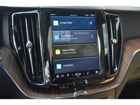 Volvo XC60 T6 Hybride AWD Plus Dark | Geventileerde stoelen | Panoramadak | Trekhaak | Stoel + Stuur Verwarmd | Adaptive Cruise |