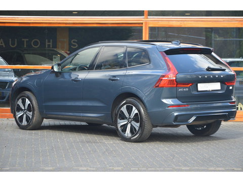 Volvo XC60 T6 Hybride AWD Plus Dark | Geventileerde stoelen | Panoramadak | Trekhaak | Stoel + Stuur Verwarmd | Adaptive Cruise |