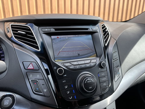 Hyundai i40 Wagon 1.6 GDI Blue Go! Edition | Cruise Control | Achteruitrijcamera | Parkeersensoren | Stoelverwarming | Elektrische Bestuurdersstoel | Keyless | Bluetooth |