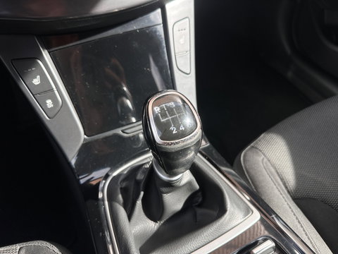 Hyundai i40 Wagon 1.6 GDI Blue Go! Edition | Cruise Control | Achteruitrijcamera | Parkeersensoren | Stoelverwarming | Elektrische Bestuurdersstoel | Keyless | Bluetooth |