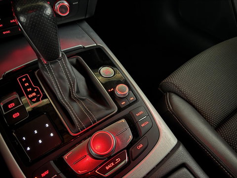 Audi A6 Avant 1.8 TFSI Ultra S-line Pano Navi Cruise Camera NAP