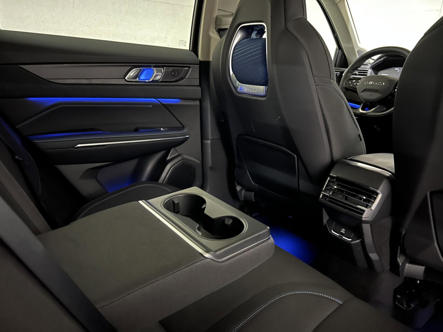 Lynk & Co 01 1.5 Plug-in Black Edition Sfeerver. 360° NAP