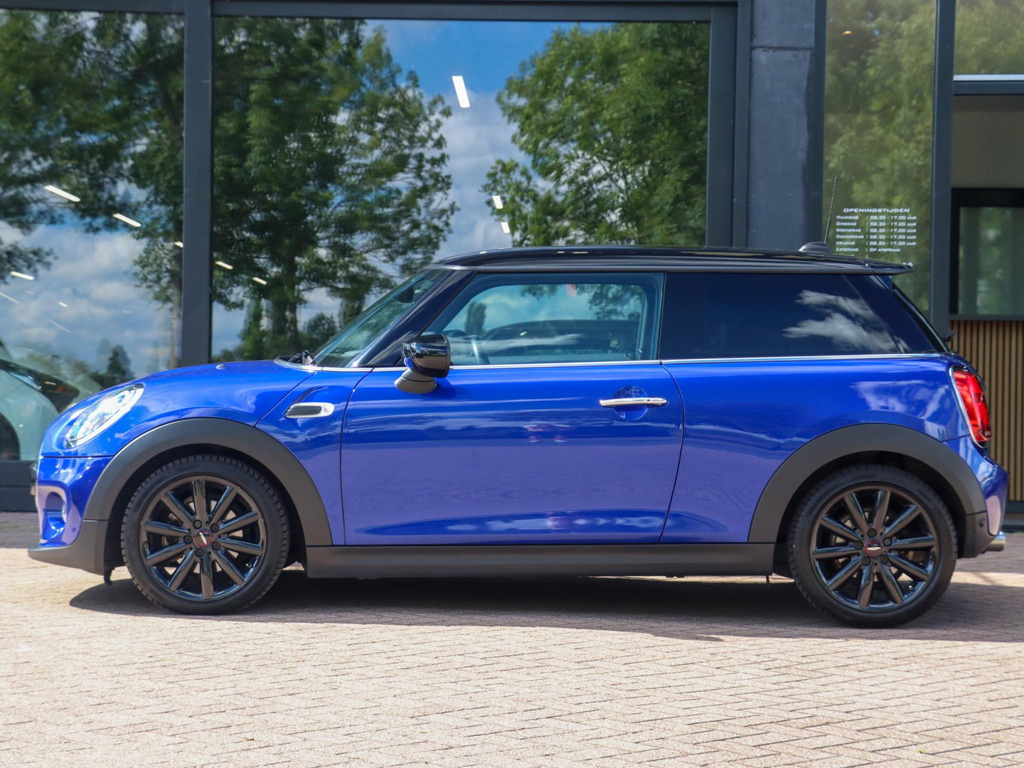 MINI 3-deurs 1.5 Cooper Automaat 136pk Harman Kardon Navigatie LED Dealeronderhouden