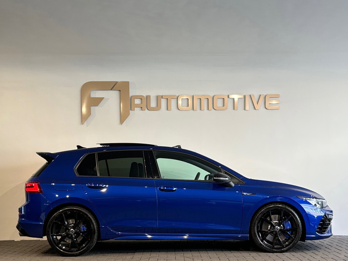 Volkswagen Golf 2.0 TSI R 4M Performance Pano|HuD|Memor|Akra
