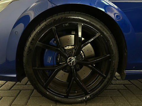 Volkswagen Golf 2.0 TSI R 4M Performance Pano|HuD|Memor|Akra