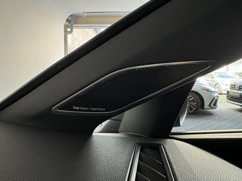 Volkswagen Golf 2.0 TSI R 4M Performance Pano|HuD|Memor|Akra