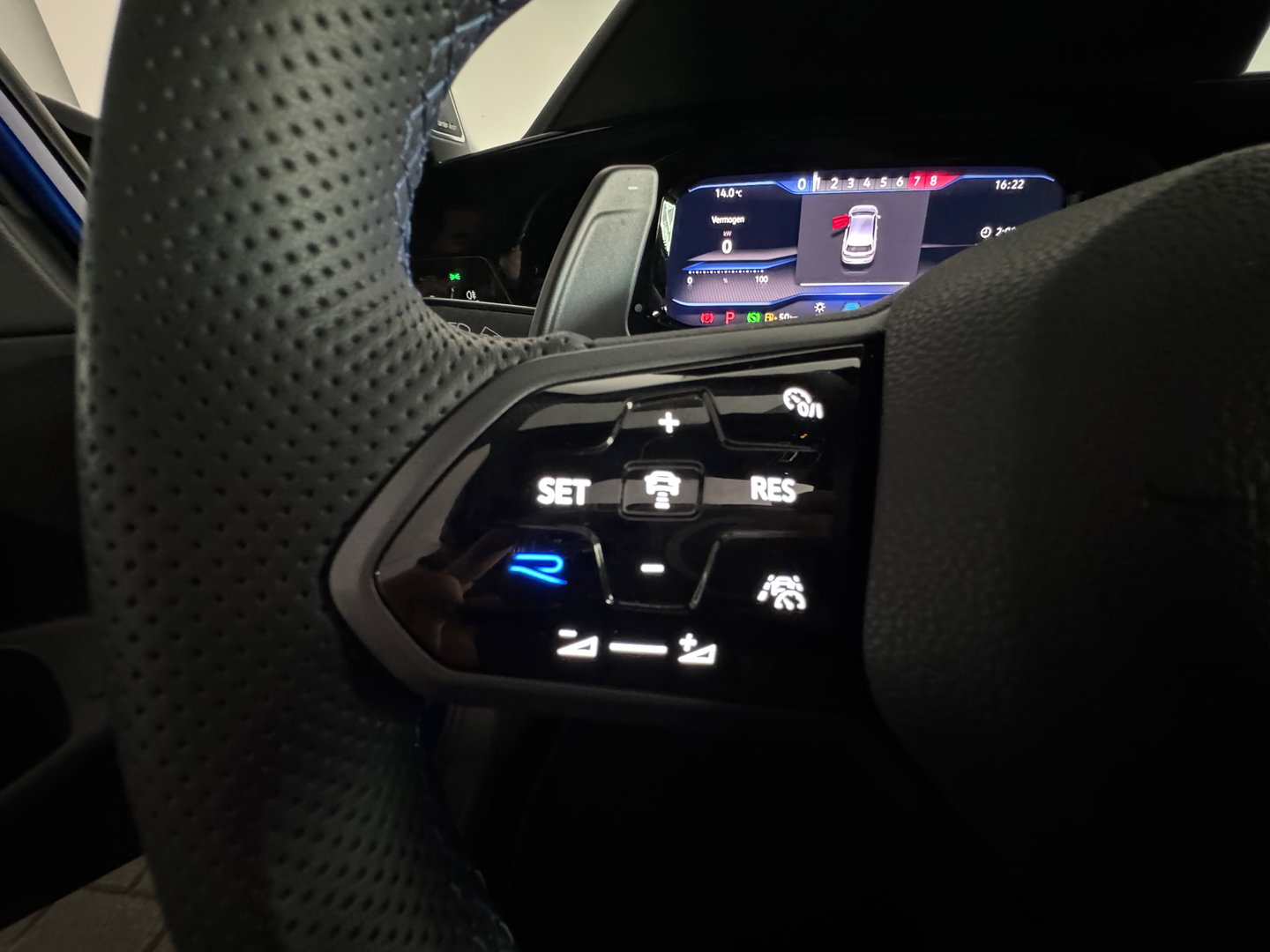 Volkswagen Golf 2.0 TSI R 4M Performance Pano|HuD|Memor|Akra