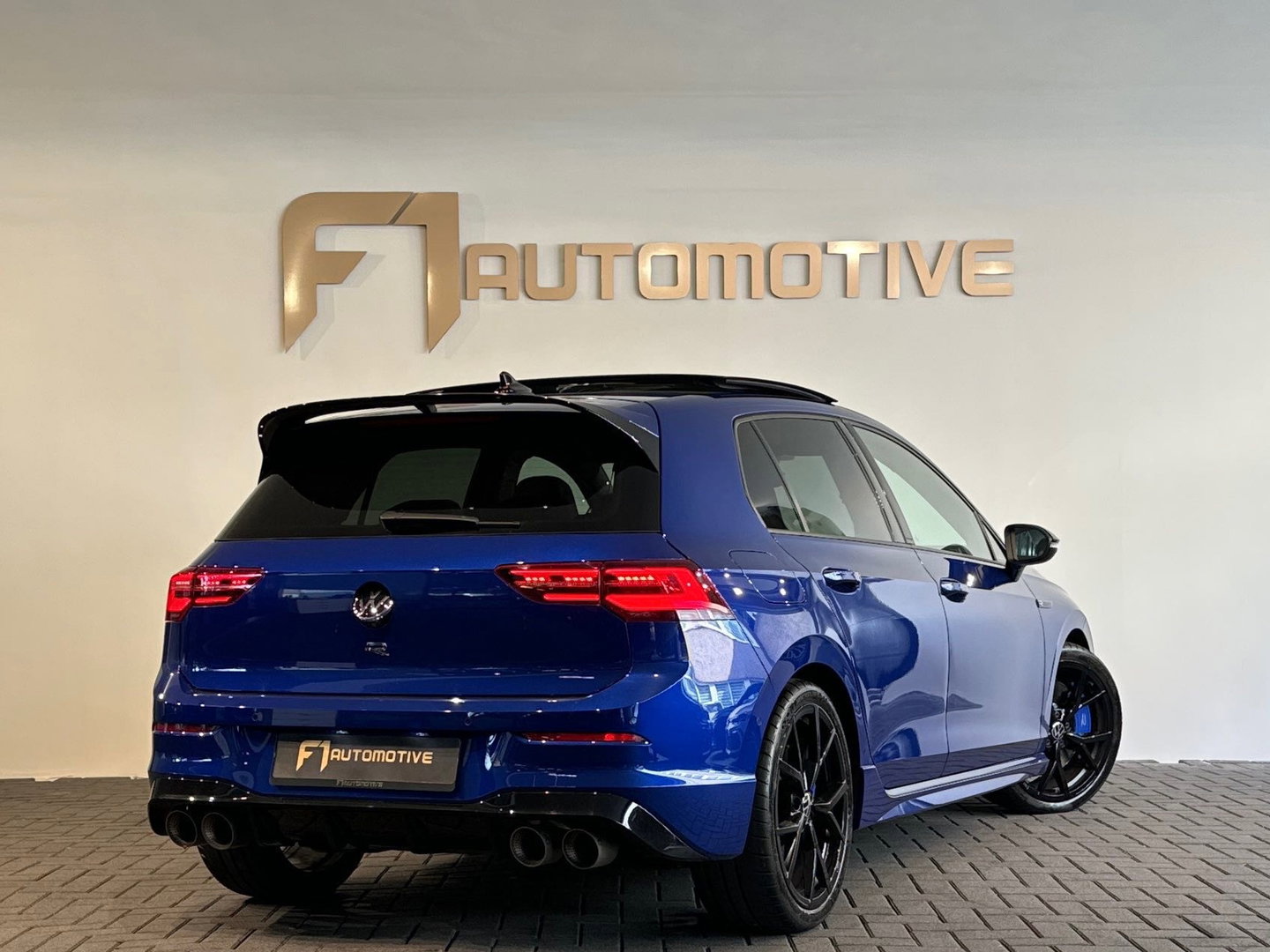 Volkswagen Golf 2.0 TSI R 4M Performance Pano|HuD|Memor|Akra