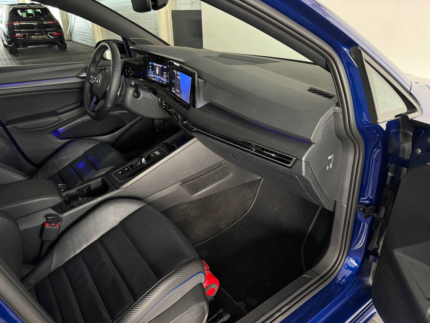 Volkswagen Golf 2.0 TSI R 4M Performance Pano|HuD|Memor|Akra