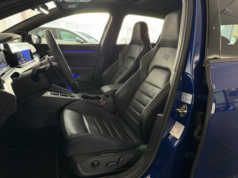 Volkswagen Golf 2.0 TSI R 4M Performance Pano|HuD|Memor|Akra