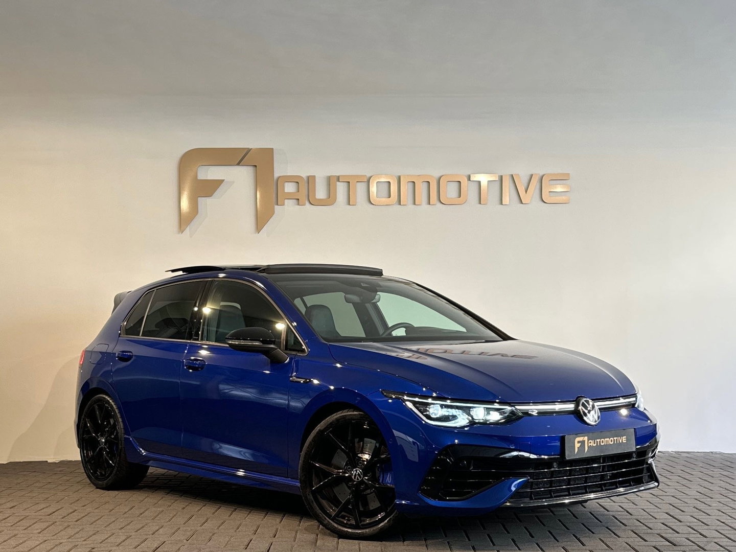 Volkswagen Golf 2.0 TSI R 4M Performance Pano|HuD|Memor|Akra