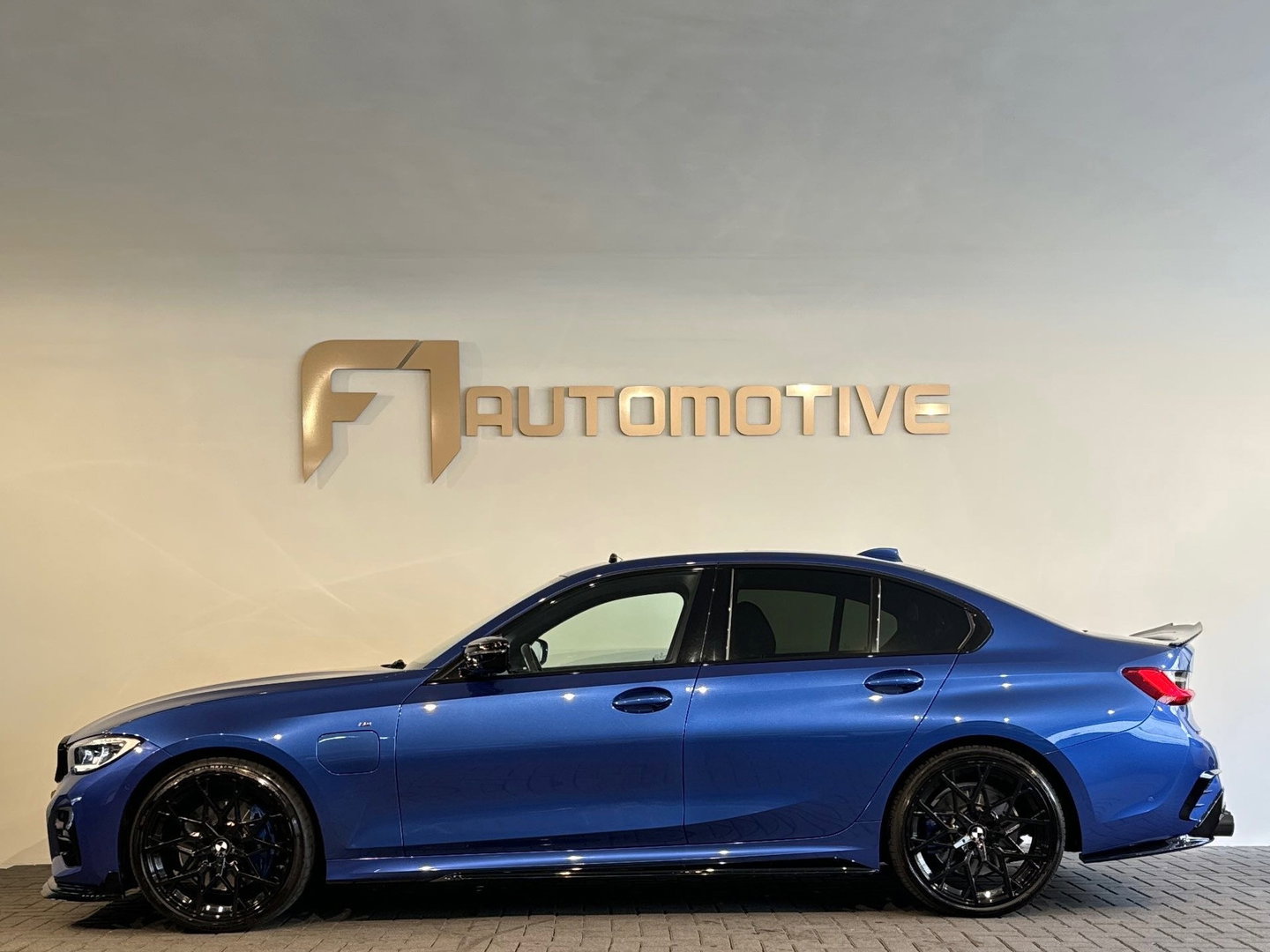 BMW 3-serie 330e High Executive M Sport Pano|HuD|Memory|VOL