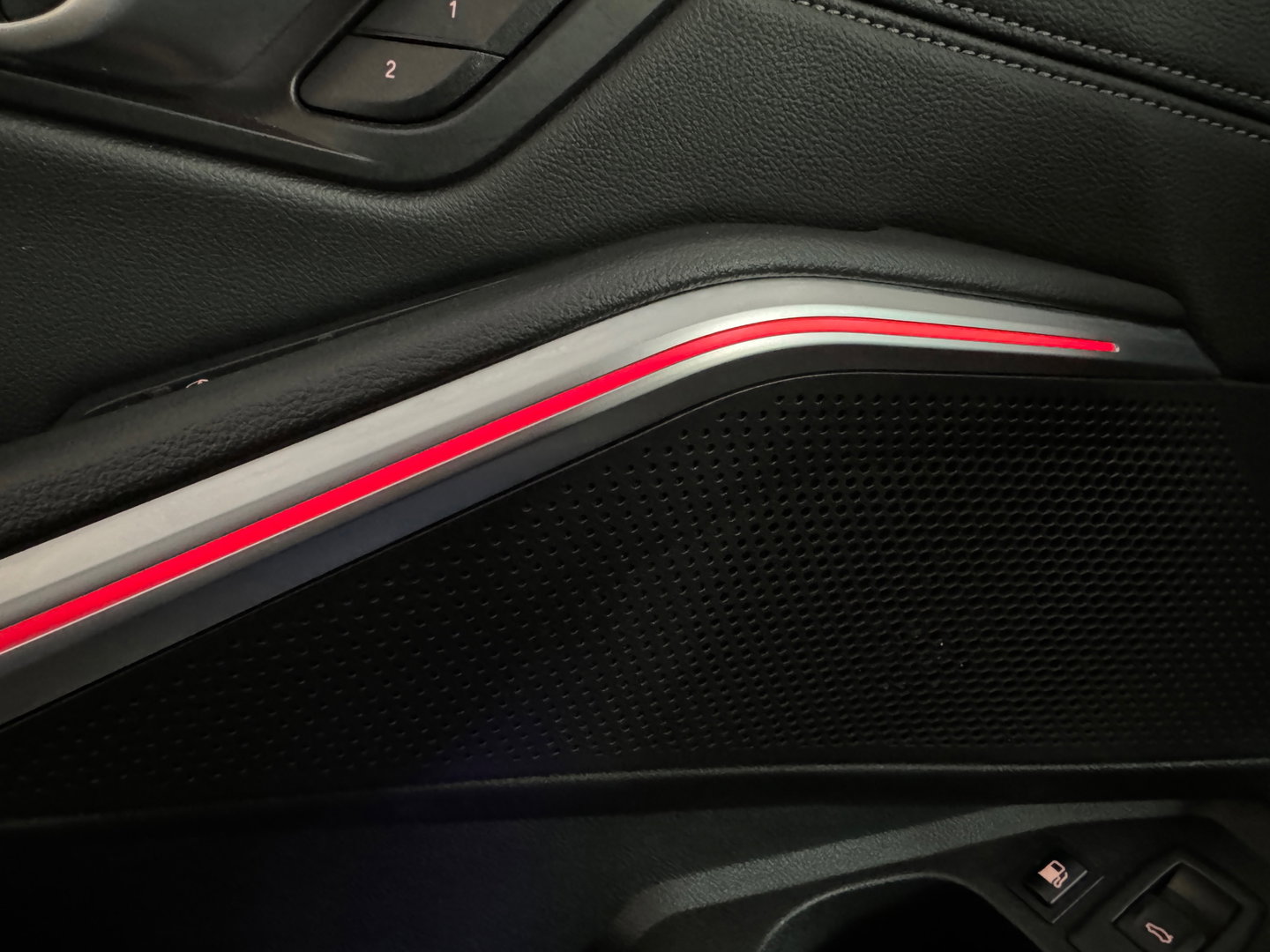 BMW 3-serie 330e High Executive M Sport Pano|HuD|Memory|VOL