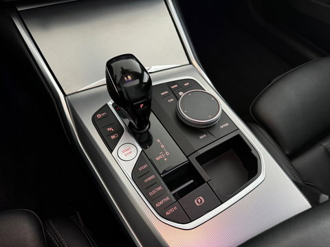 BMW 3-serie 330e High Executive M Sport Pano|HuD|Memory|VOL