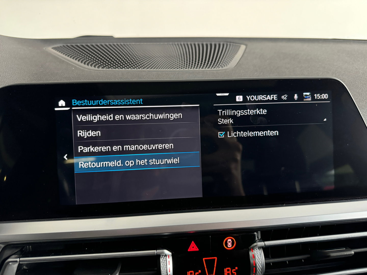 BMW 3-serie 330e High Executive M Sport Pano|HuD|Memory|VOL