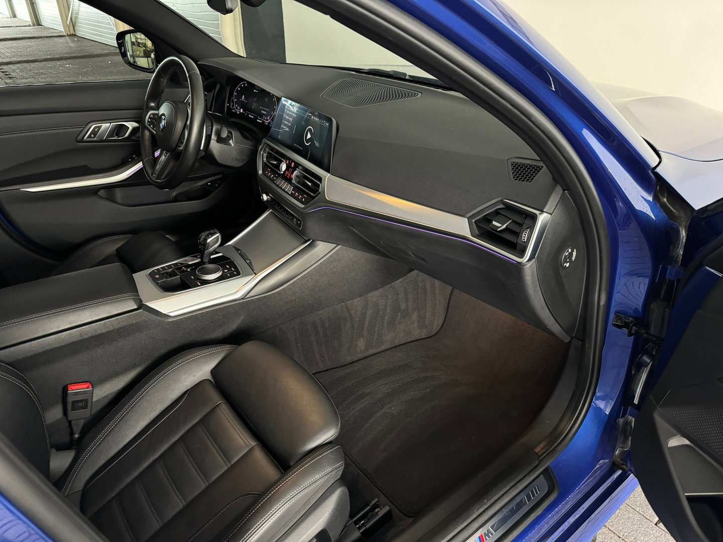 BMW 3-serie 330e High Executive M Sport Pano|HuD|Memory|VOL