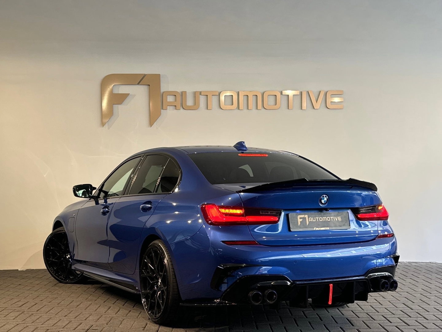 BMW 3-serie 330e High Executive M Sport Pano|HuD|Memory|VOL