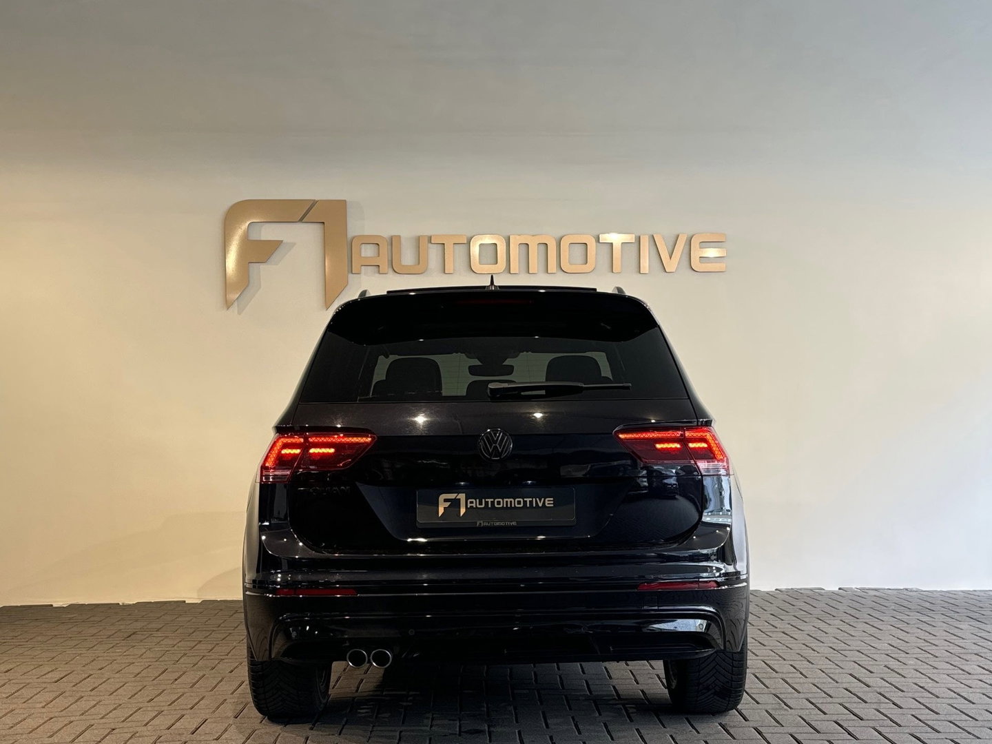 Volkswagen Tiguan 1.5 TSI ACT Highline R Line Pano|Memory|BTW