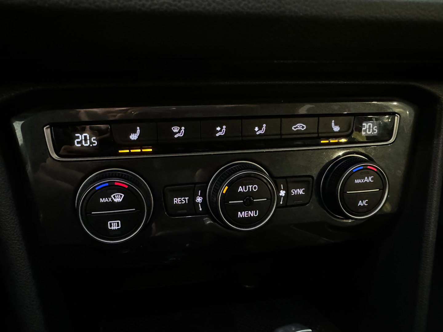 Volkswagen Tiguan 1.5 TSI ACT Highline R Line Pano|Memory|BTW