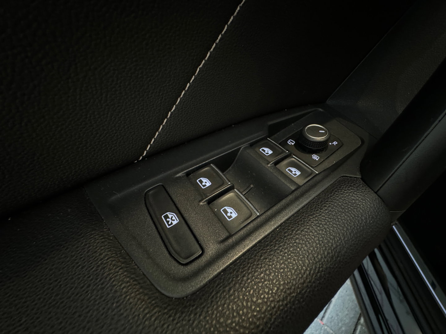 Volkswagen Tiguan 1.5 TSI ACT Highline R Line Pano|Memory|BTW