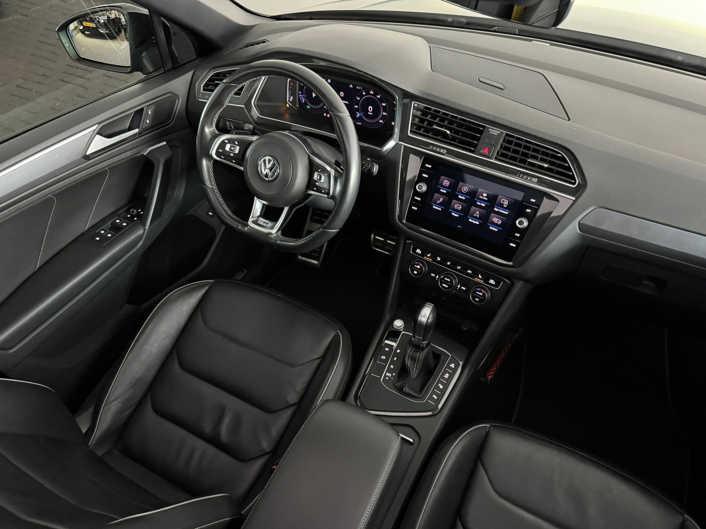 Volkswagen Tiguan 1.5 TSI ACT Highline R Line Pano|Memory|BTW