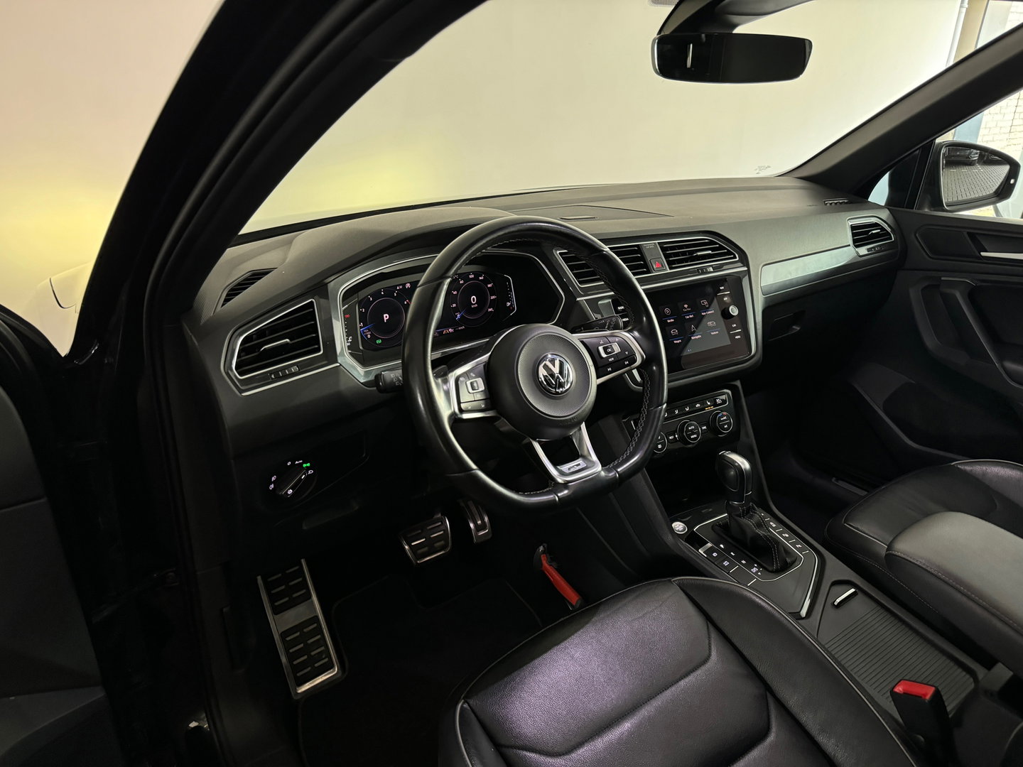 Volkswagen Tiguan 1.5 TSI ACT Highline R Line Pano|Memory|BTW