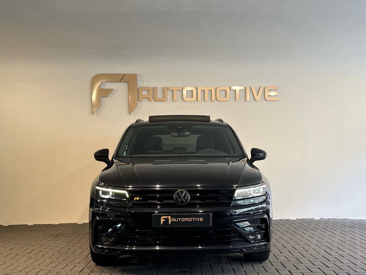 Volkswagen Tiguan 1.5 TSI ACT Highline R Line Pano|Memory|BTW