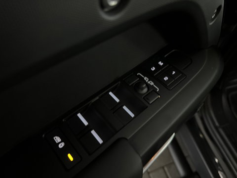 Land Rover Defender 110 2.0 P300e 110 X-Dynamic HSE URBAN|HUD