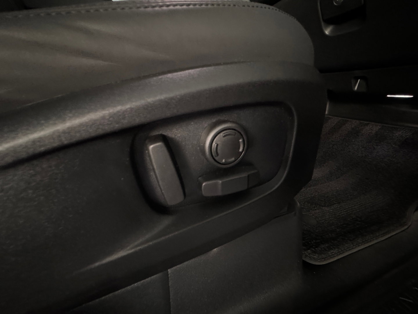 Land Rover Defender 110 2.0 P300e 110 X-Dynamic HSE URBAN|HUD