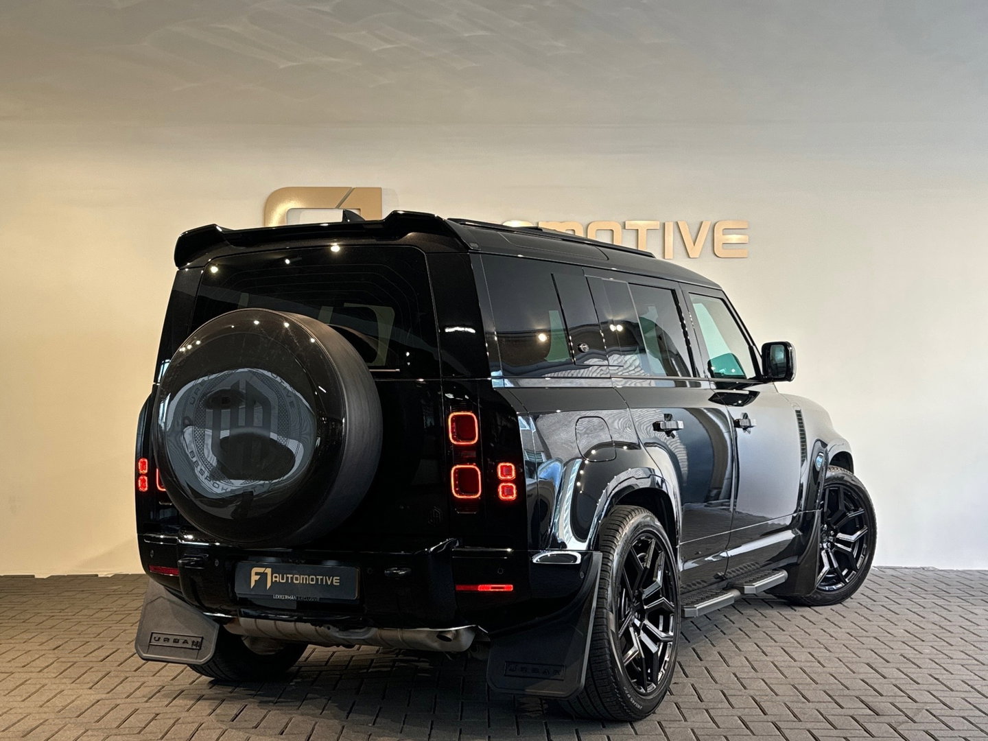 Land Rover Defender 110 2.0 P300e 110 X-Dynamic HSE URBAN|HUD