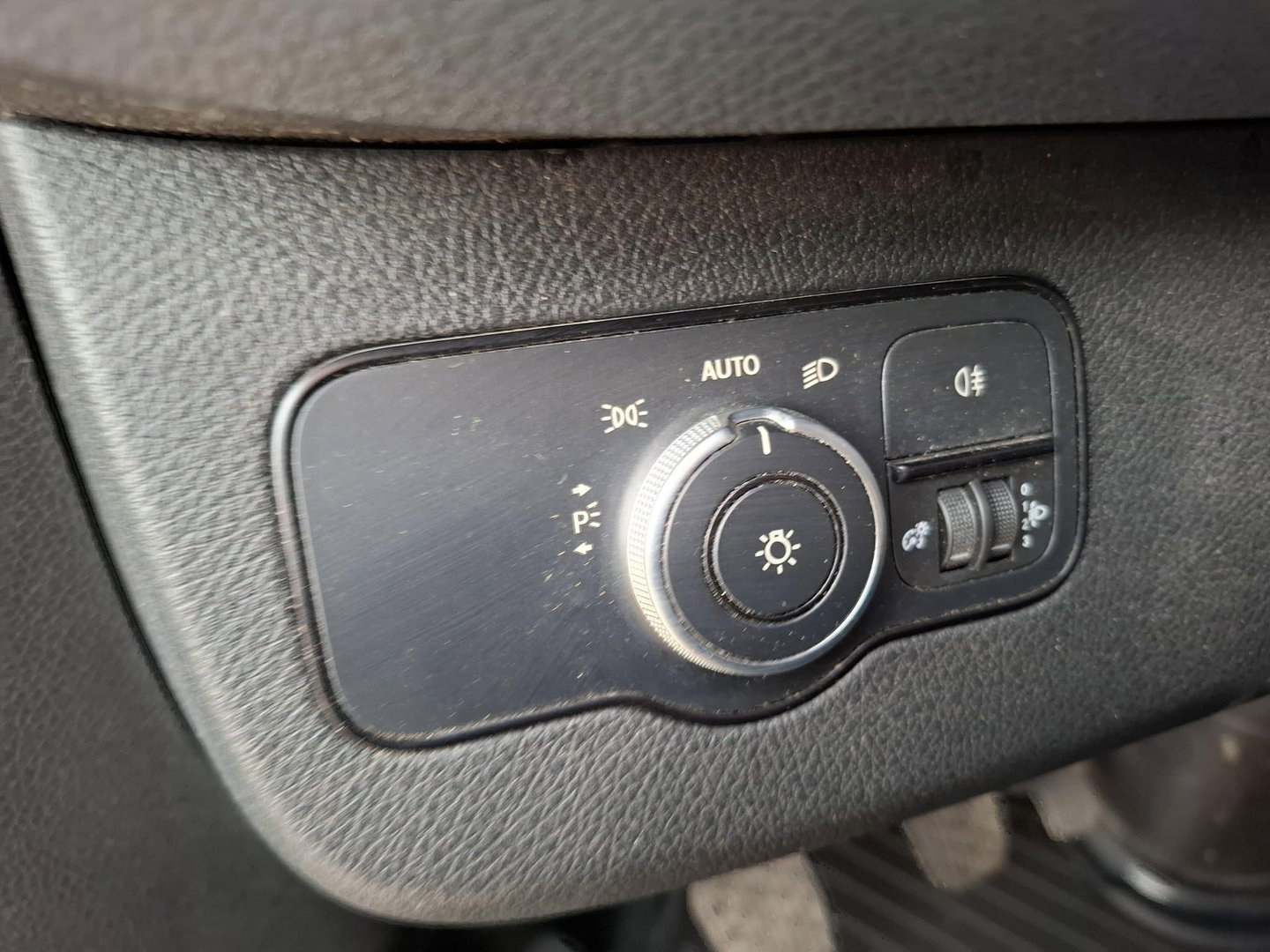 Mercedes-Benz Sprinter 311 2.2 CDI L2H2 / AIRCO / CAMERA / 3 ZITS / DEALER ONDERHOUDEN / NAVI