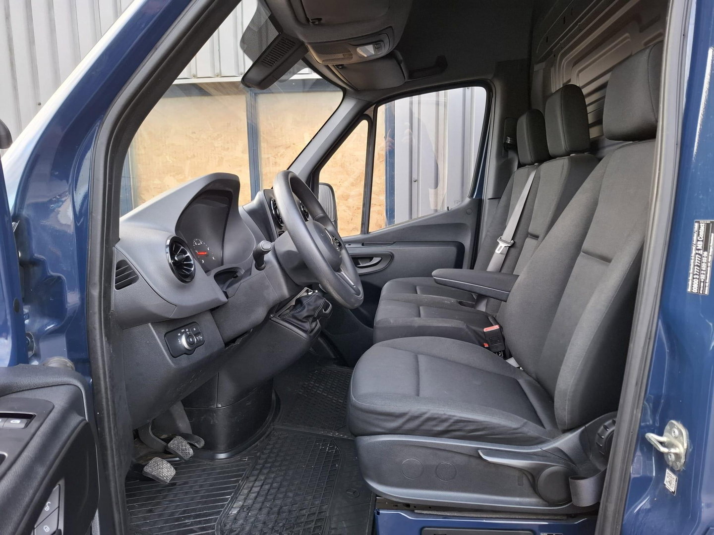Mercedes-Benz Sprinter 311 2.2 CDI L2H1 Functional / AIRCO / CAMERA / 3 ZITS / DEALER ONDERHOUDEN / NAVI