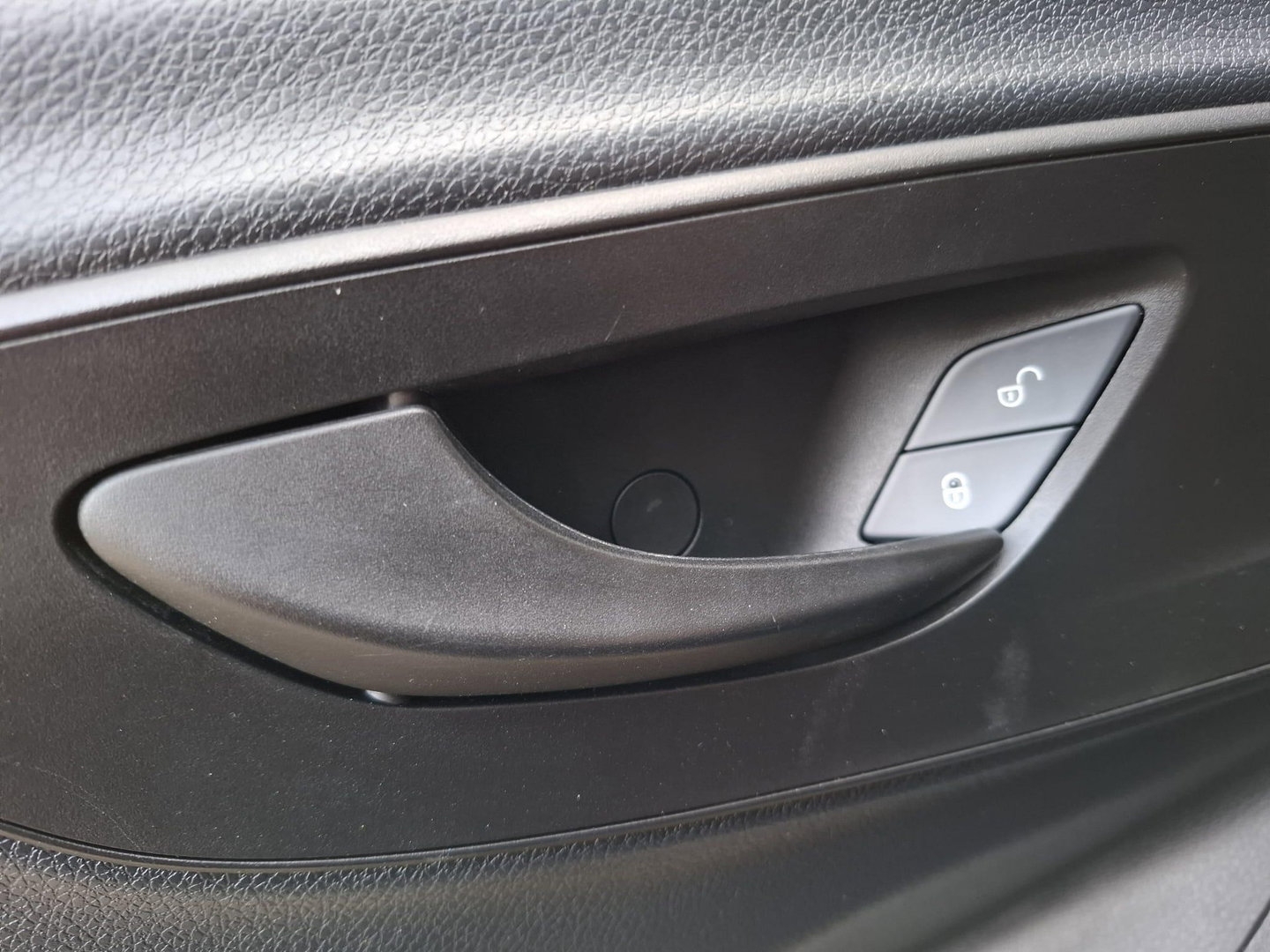 Mercedes-Benz Sprinter 311 2.2 CDI L2H1 Functional / AIRCO / CAMERA / 3 ZITS / DEALER ONDERHOUDEN / NAVI