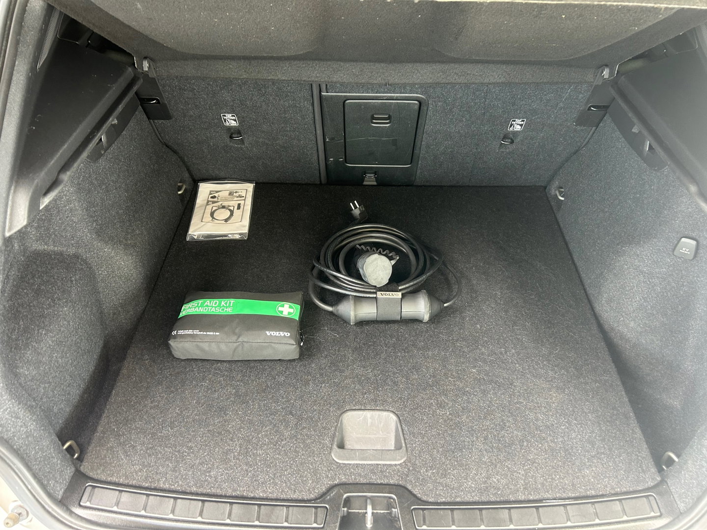 Volvo XC40 1.5 T5 Recharge Inscription 193KW/262pk DCT7|R-Design|Harman/KARDON|LEER/ALCANTARA|MEMORYSTOEL|CAMERA|PDC