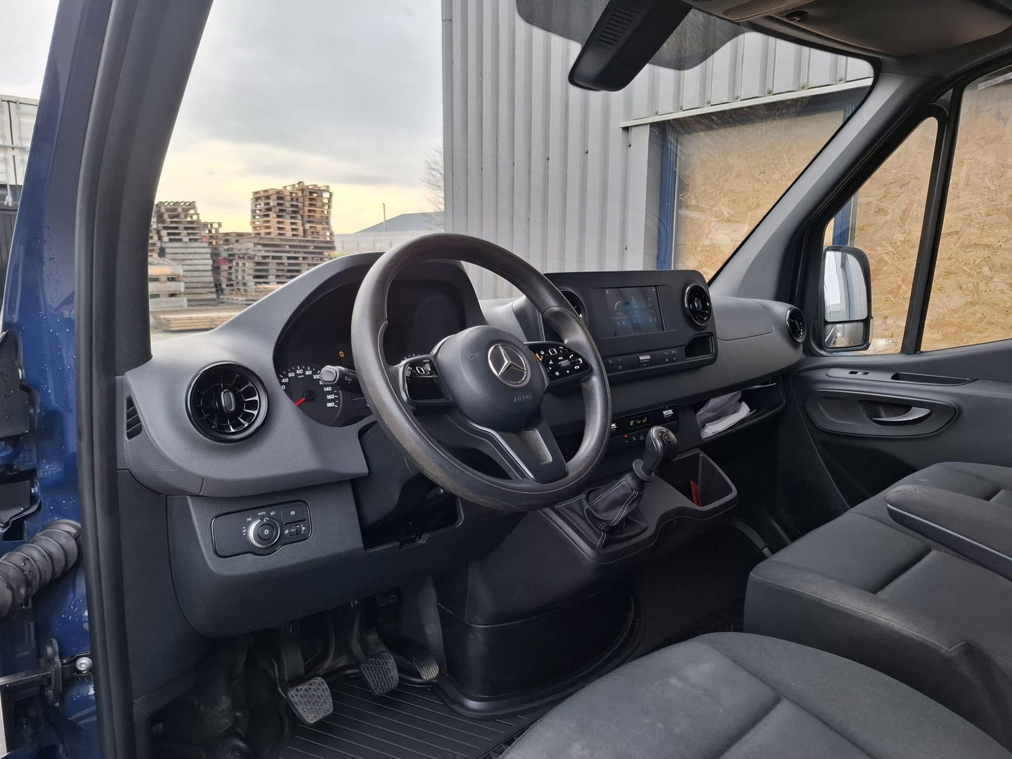 Mercedes-Benz Sprinter 311 2.2 CDI L2H2 AIRCO / CAMERA / 3 ZITS / DEALER ONDERHOUDEN / NAVI