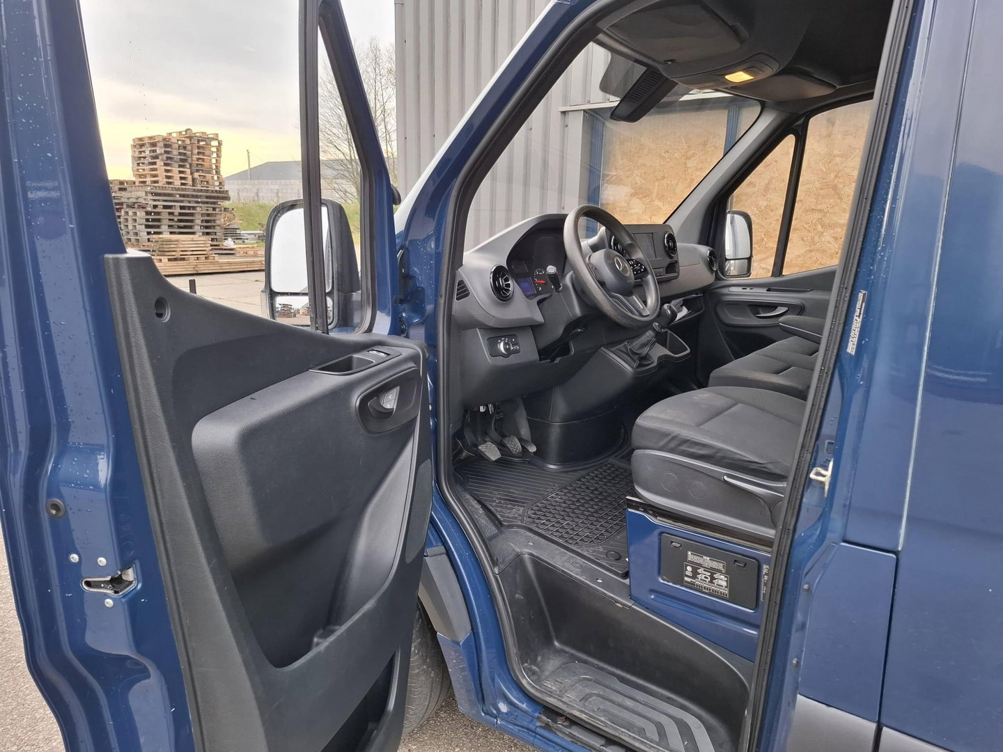 Mercedes-Benz Sprinter 311 2.2 CDI L2H2 AIRCO / CAMERA / 3 ZITS / DEALER ONDERHOUDEN / NAVI