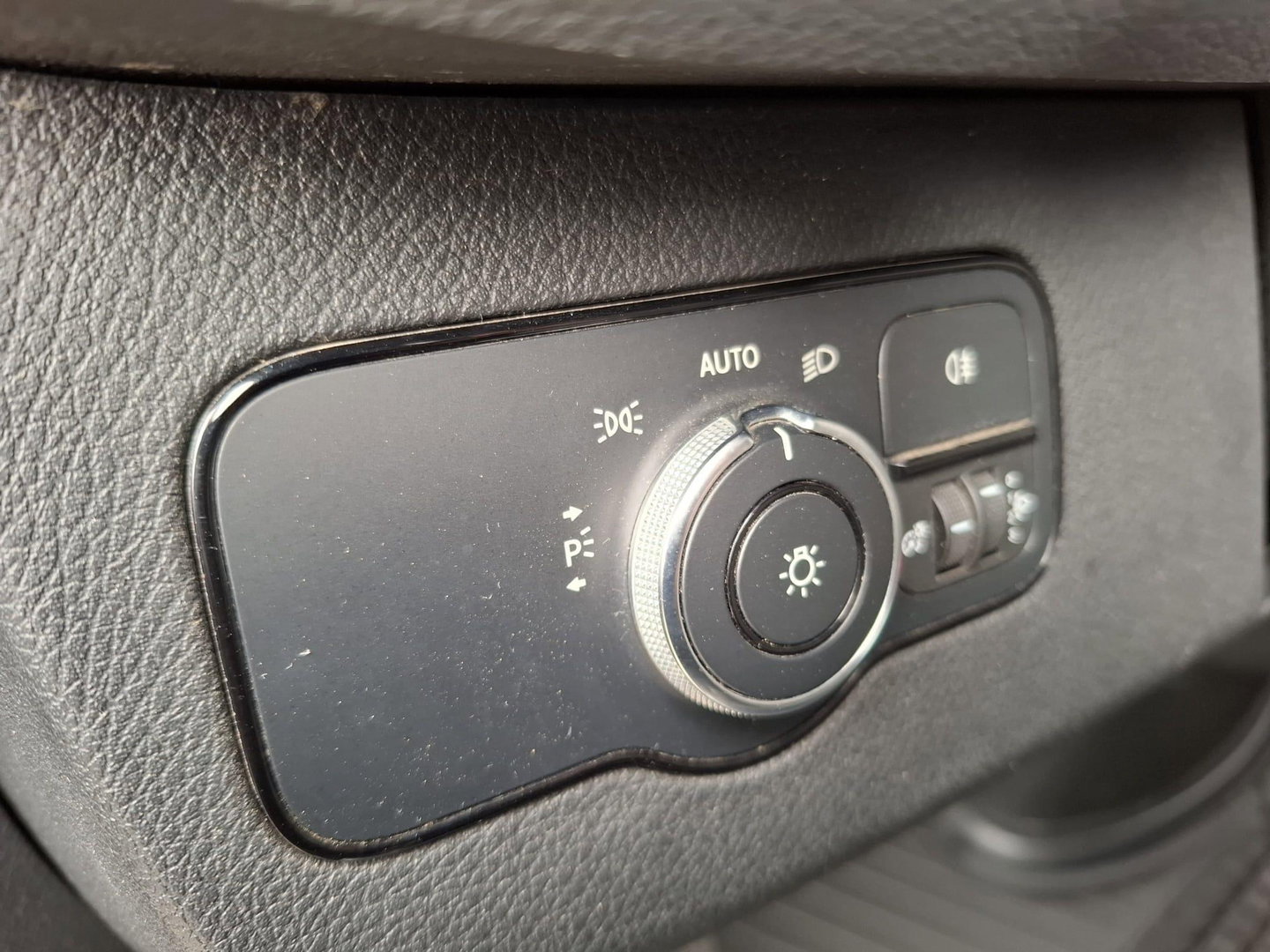 Mercedes-Benz Sprinter 311 2.2 CDI L2H2 AIRCO / CAMERA / 3 ZITS / DEALER ONDERHOUDEN / NAVI