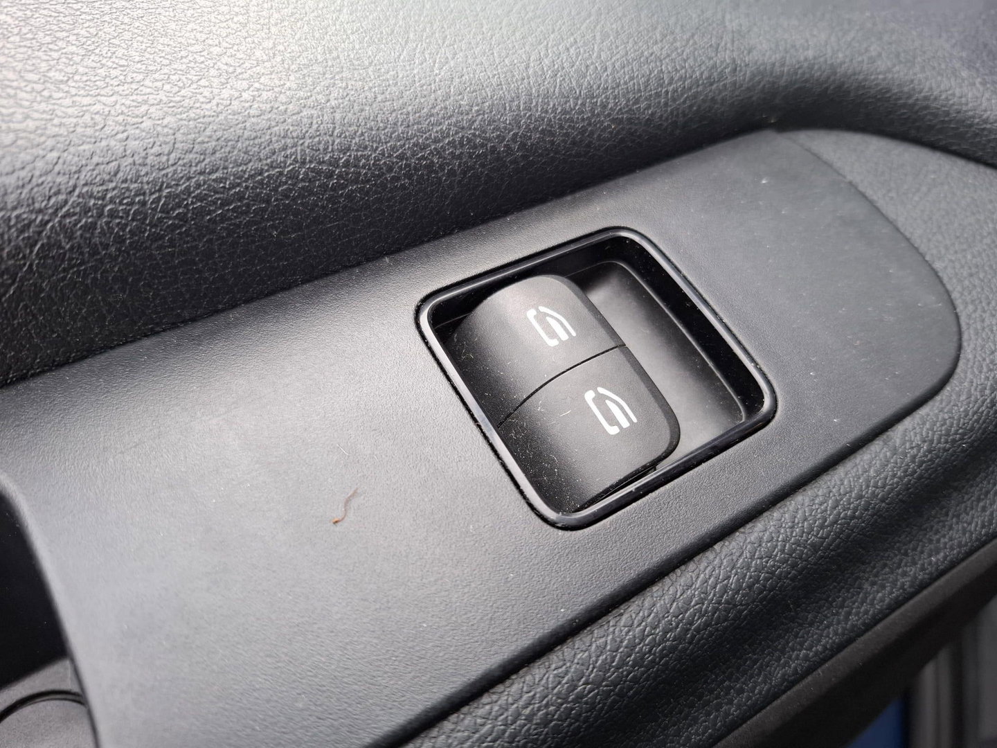 Mercedes-Benz Sprinter 311 2.2 CDI L2H2 AIRCO / CAMERA / 3 ZITS / DEALER ONDERHOUDEN / NAVI