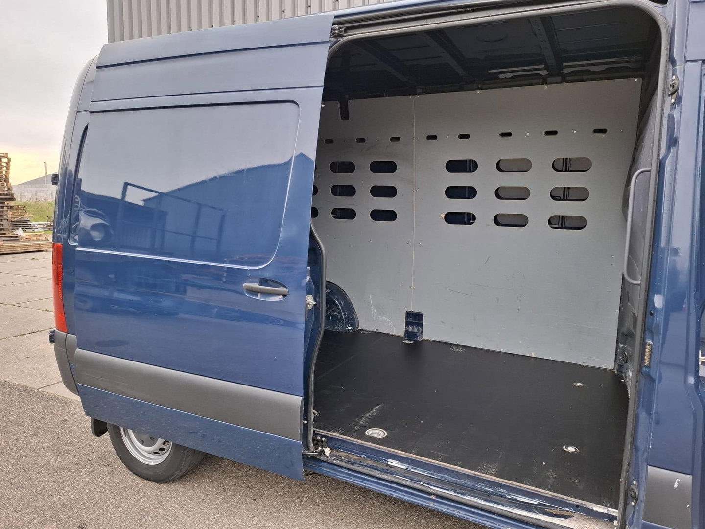 Mercedes-Benz Sprinter 311 2.2 CDI L2H2 AIRCO / CAMERA / 3 ZITS / DEALER ONDERHOUDEN / NAVI