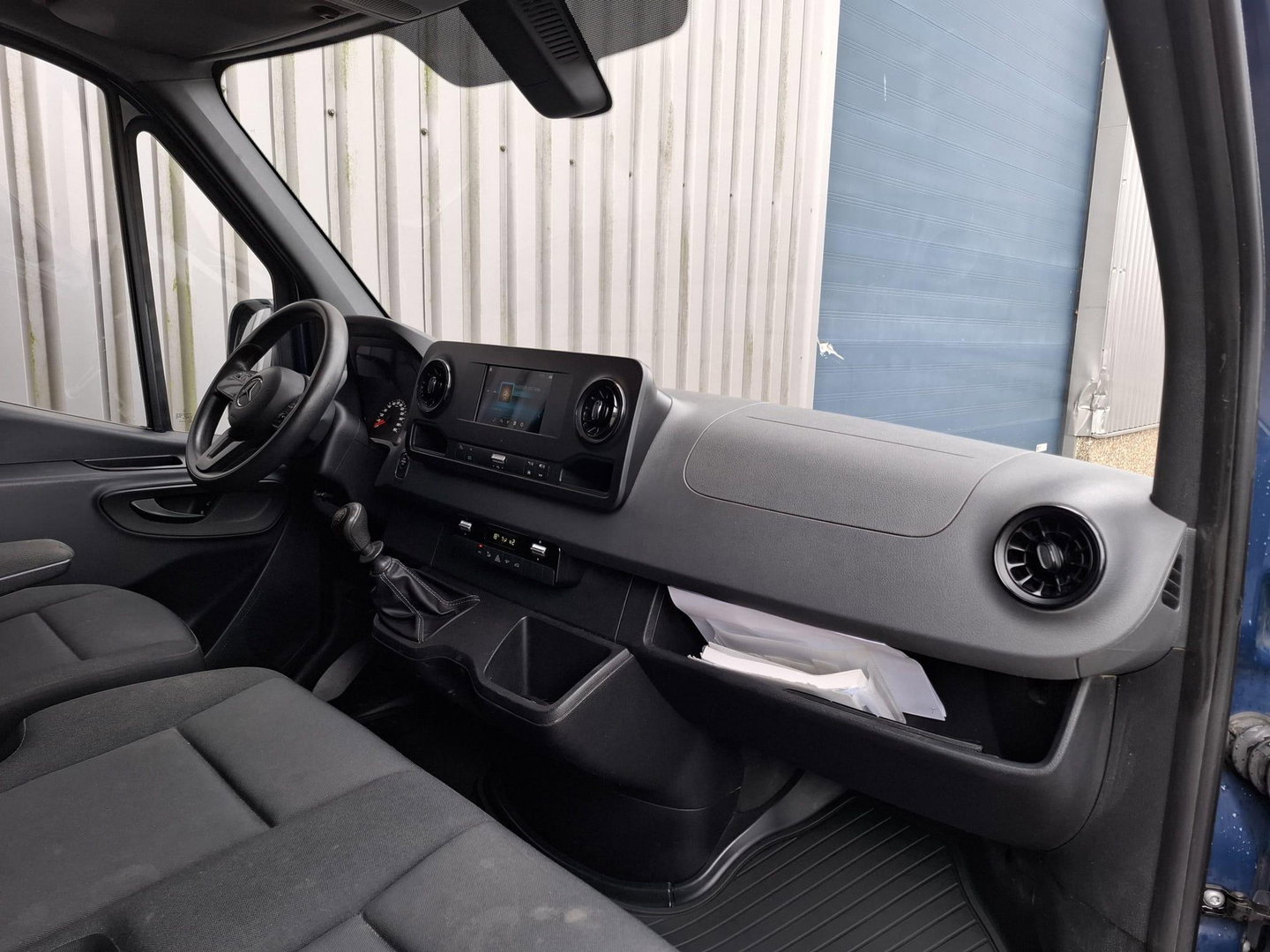 Mercedes-Benz Sprinter 311 2.2 CDI L2H2 AIRCO / CAMERA / 3 ZITS / DEALER ONDERHOUDEN / NAVI