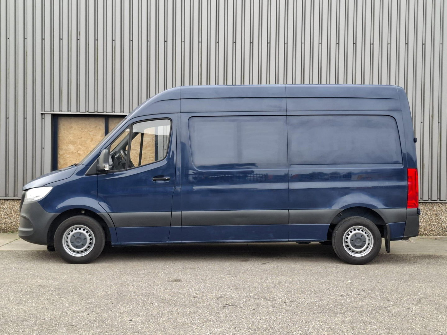 Mercedes-Benz Sprinter 311 2.2 CDI L2H2 AIRCO / CAMERA / 3 ZITS / DEALER ONDERHOUDEN / NAVI