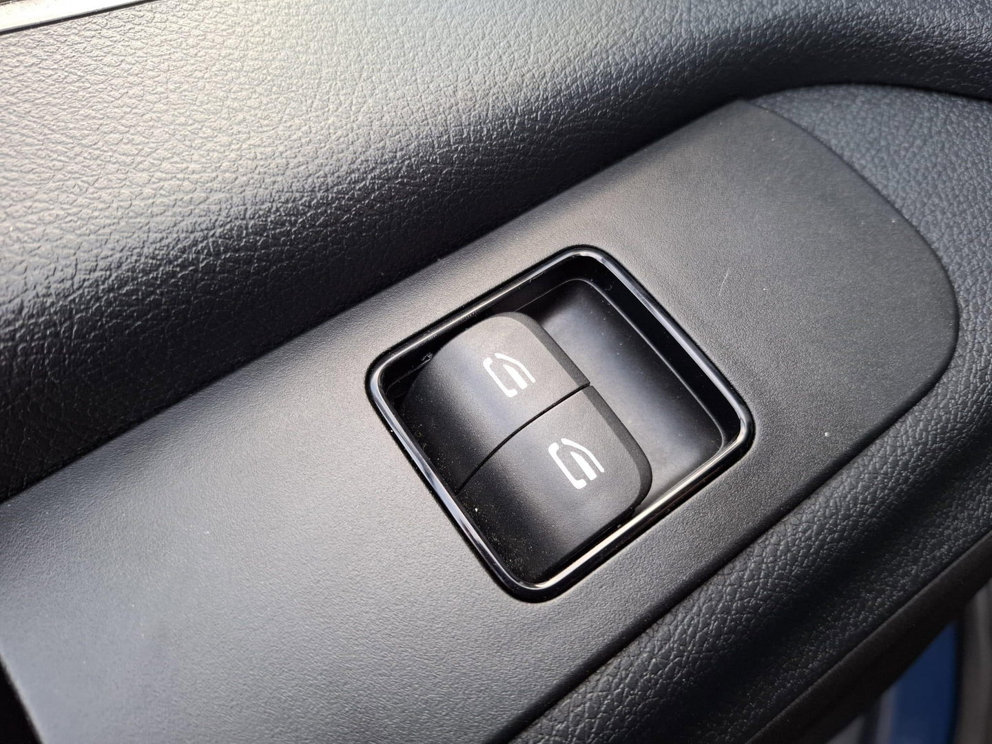 Mercedes-Benz Sprinter 311 2.2 CDI L2H2 / AIRCO / CAMERA / 3 ZITS / DEALER ONDERHOUDEN / NAVI