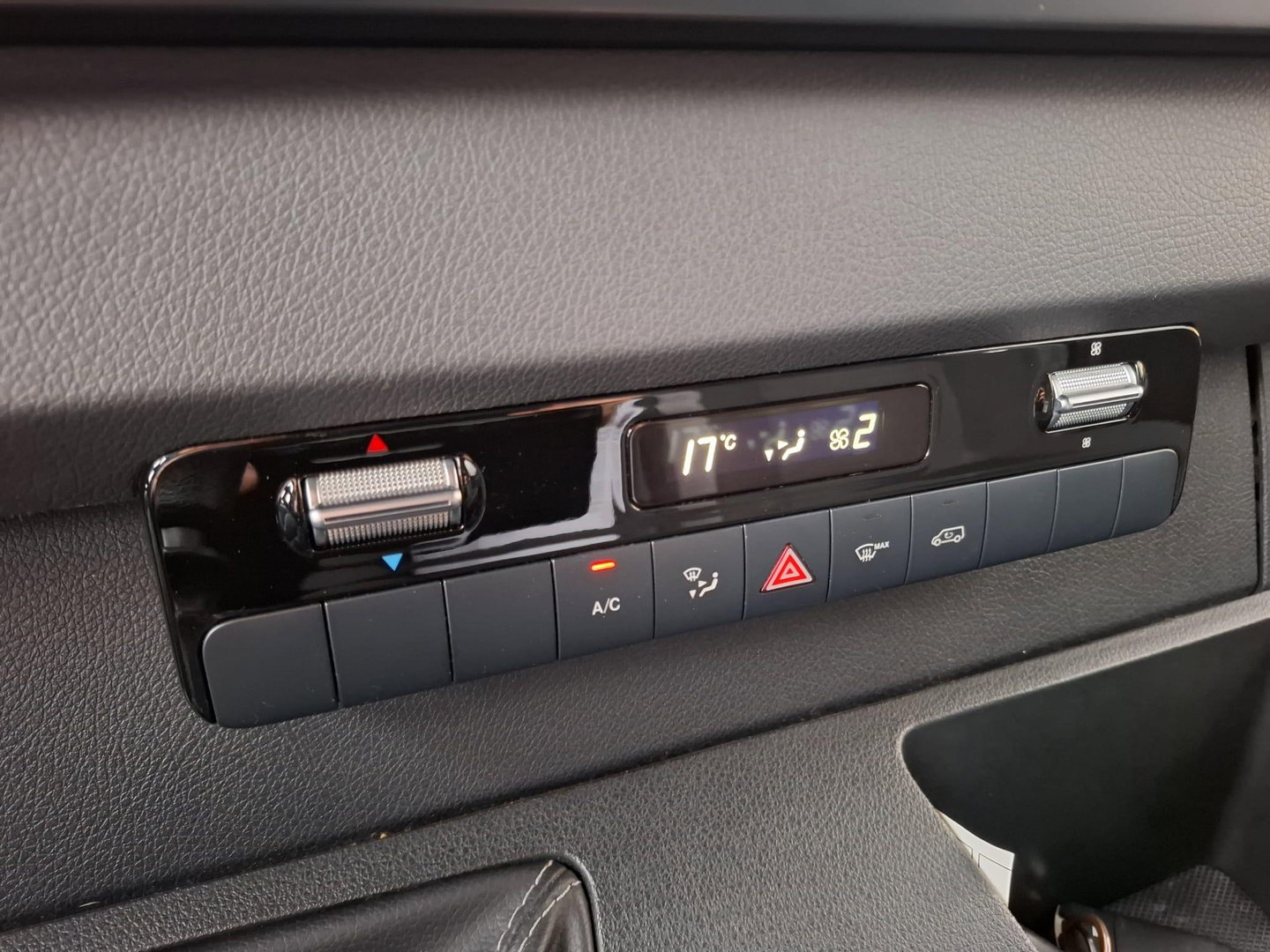 Mercedes-Benz Sprinter 311 2.2 CDI L2H1 / AIRCO / CAMERA / 3 ZITS / DEALER ONDERHOUDEN / NAVI