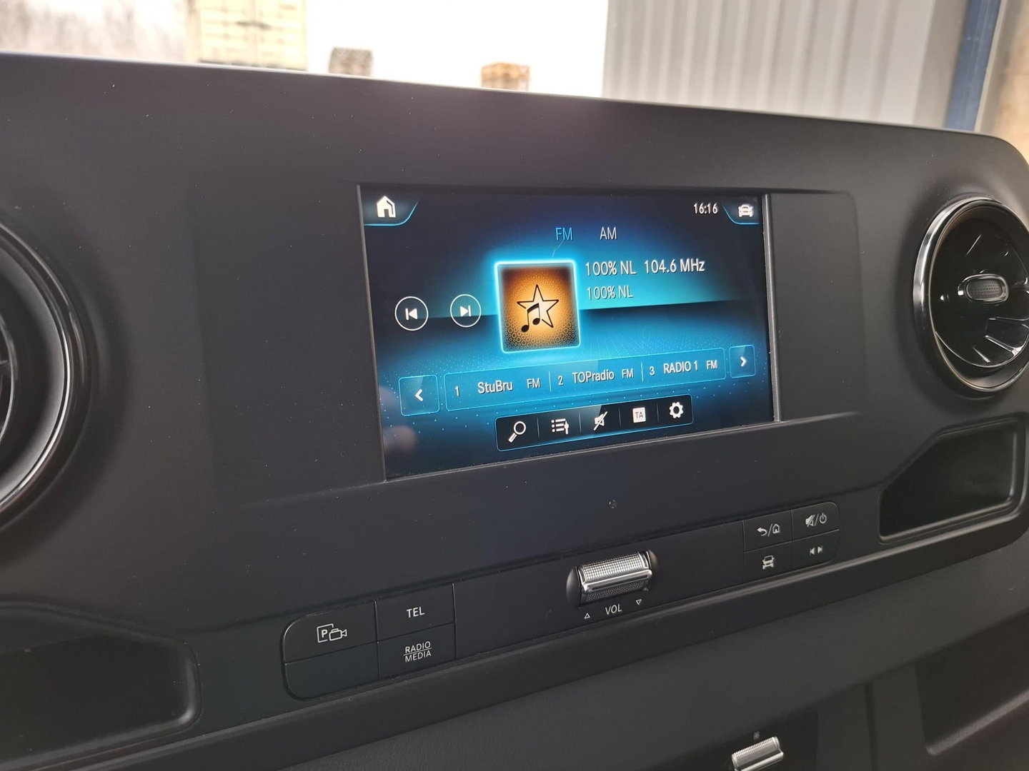 Mercedes-Benz Sprinter 311 2.2 CDI L2H1 / AIRCO / CAMERA / 3 ZITS / DEALER ONDERHOUDEN / NAVI