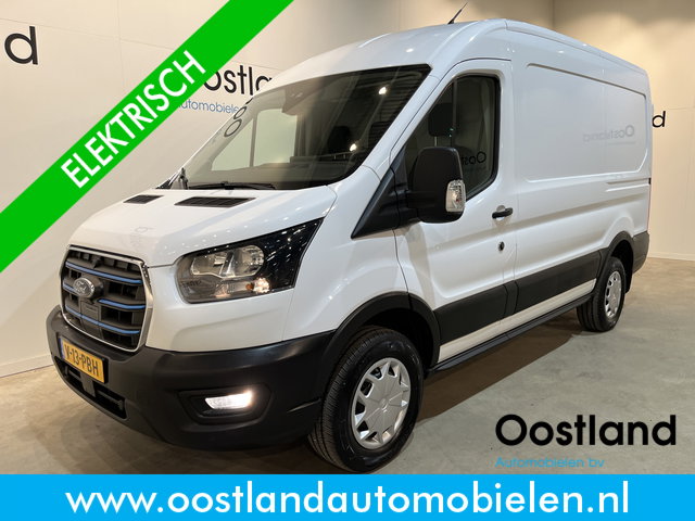 Ford E-Transit - 390 (3500 kg) L2H2 Trend 68 kWh 184 PK / 100% Elektrisch !! / Airco / Cruise Control / CarPlay / Camera / Navigatie / 3-Zits / 3.750 KM !!