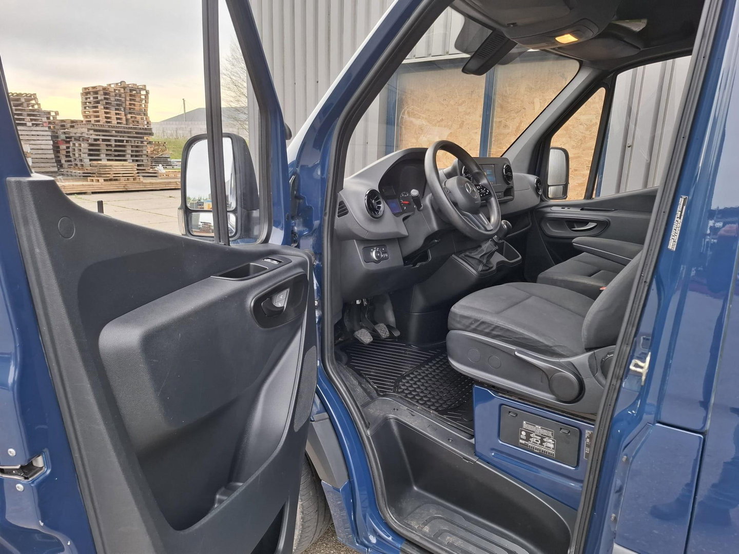 Mercedes-Benz Sprinter 311 2.2 CDI L2H2 AIRCO / CAMERA / 3 ZITS / DEALER ONDERHOUDEN / NAVI