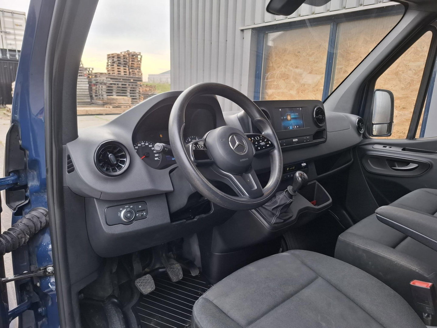 Mercedes-Benz Sprinter 311 2.2 CDI L2H2 AIRCO / CAMERA / 3 ZITS / DEALER ONDERHOUDEN / NAVI